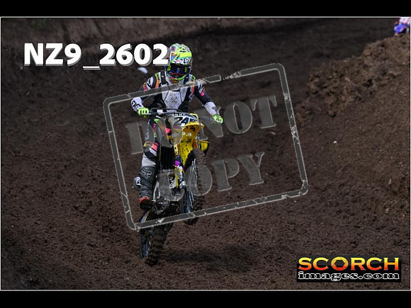 Experts-069