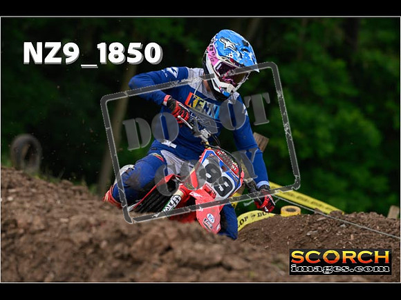 Experts-070