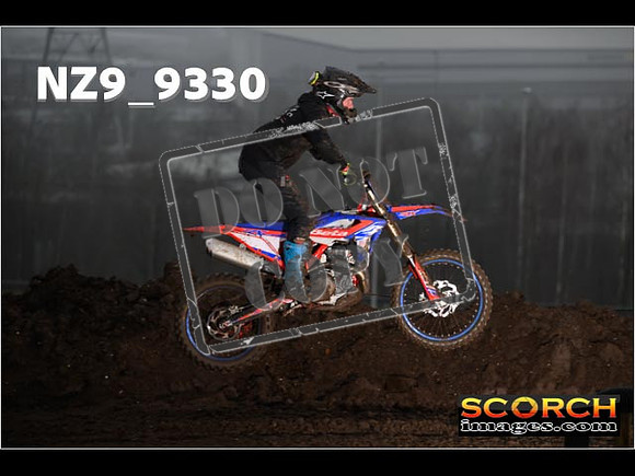 Experts-080