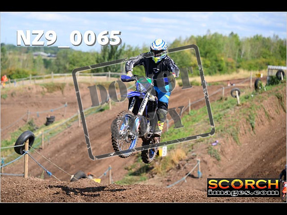 Experts-075