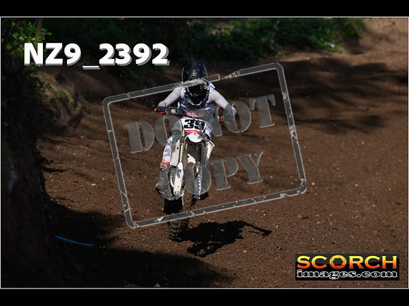 Experts-049