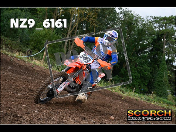 Experts-076