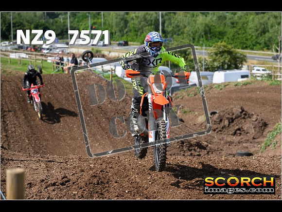 IntersGreenOrange-059