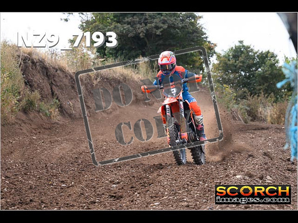 Experts-096