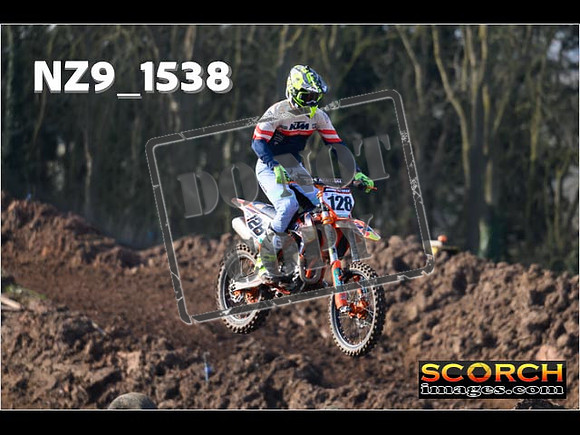 Experts-082