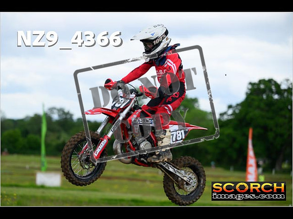 Auto 65'S-033
