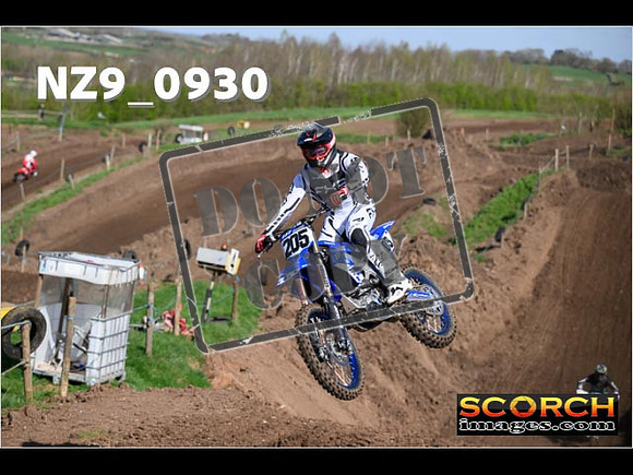 Experts-098