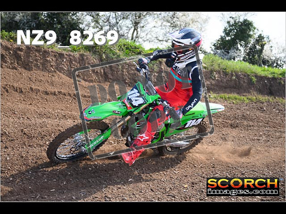 Thur10Apr-064