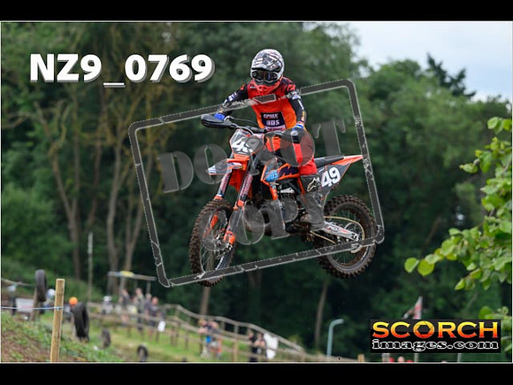 Experts-037