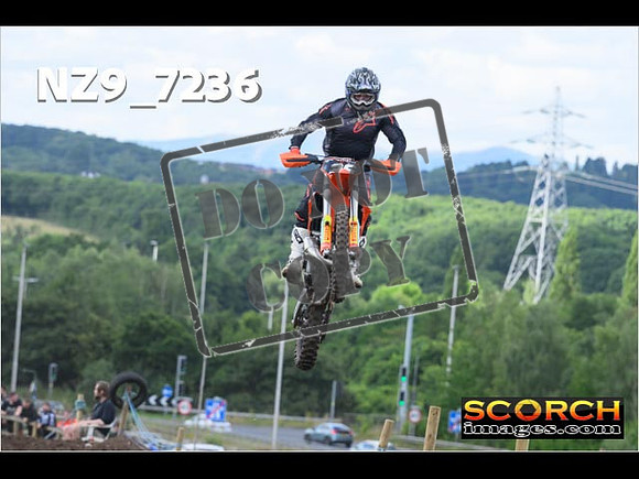 Experts-087