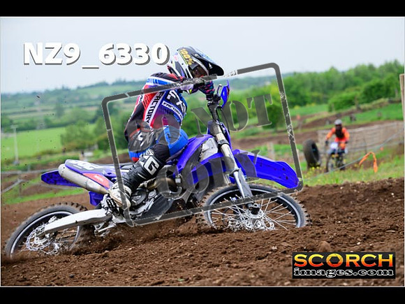 Experts-083