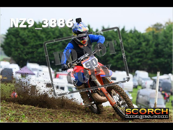 Experts-076