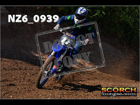 Experts-094