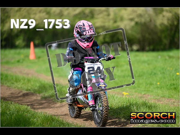 Pee Wee Kids Track-11