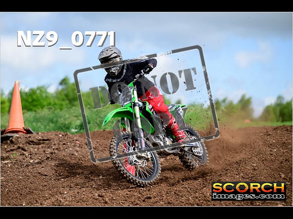 Experts-095