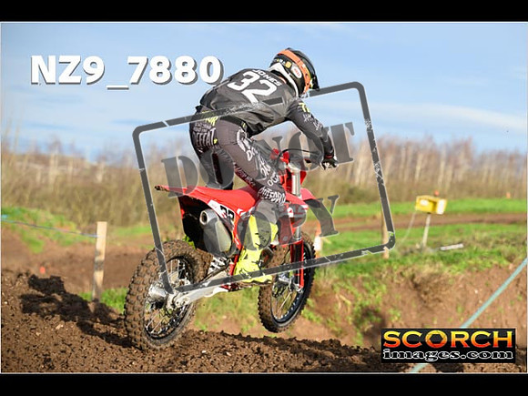 Experts-094