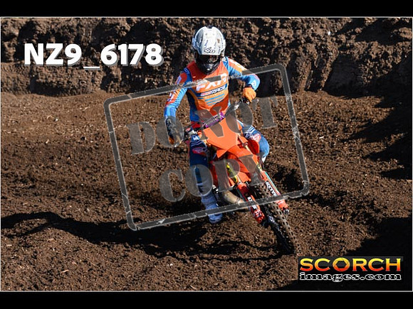 Experts-091