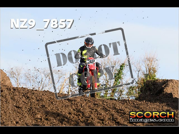 Experts-074