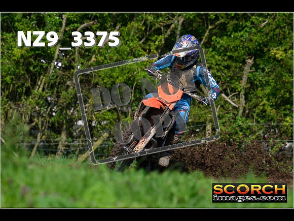 Experts-072