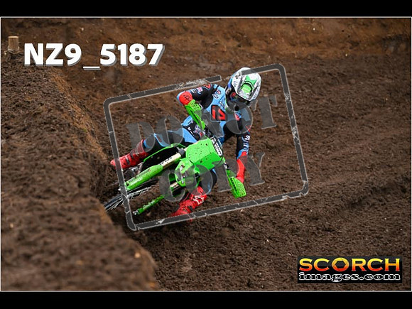 Experts-051