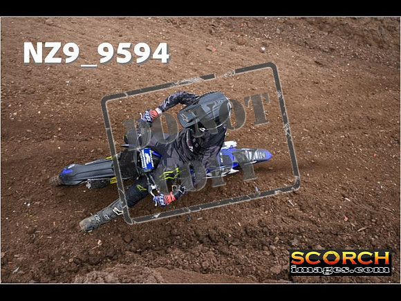 Experts-049