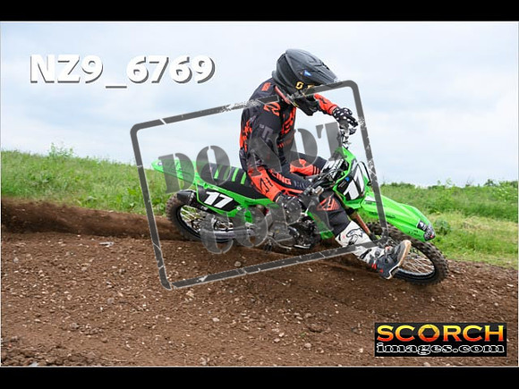 Experts-370