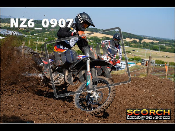 Experts-067