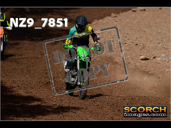 IntersGreenOrange-054