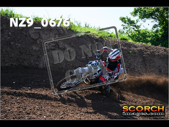 Experts-081