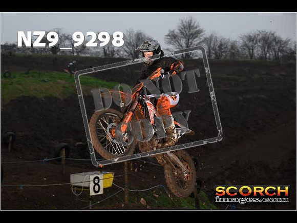 Experts-049