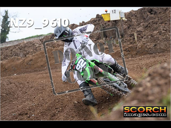 Experts-065