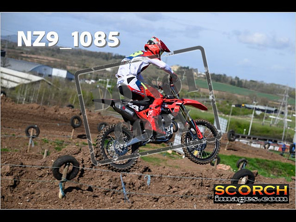 Inters-082