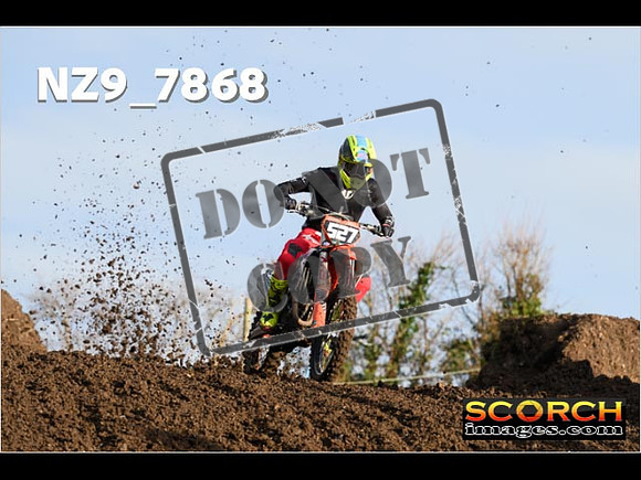 Experts-084