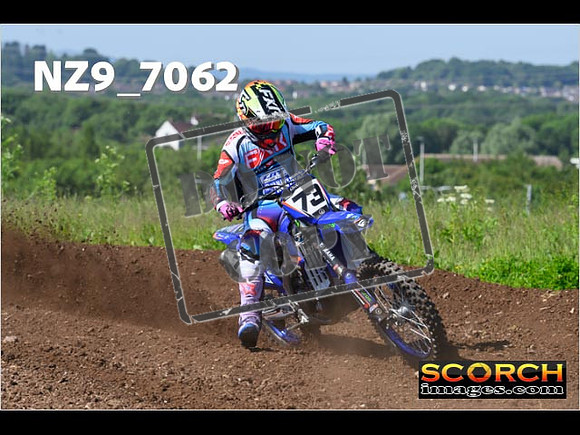 Experts-047