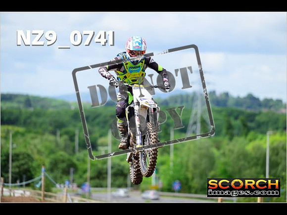 Experts-065