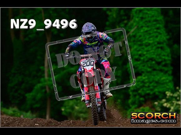 Experts-095