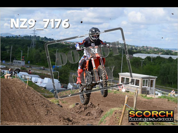 Experts-028