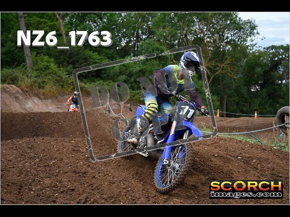 Experts-079