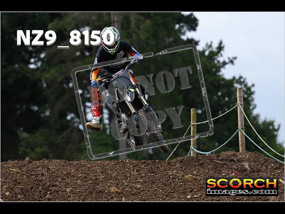 Experts-089