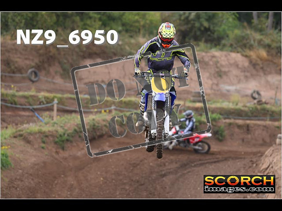Experts-057