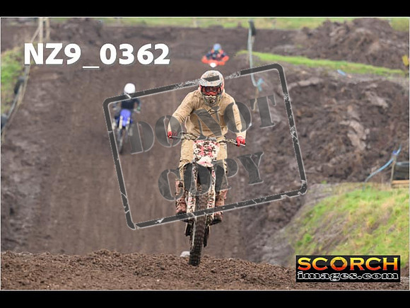 IntersGreenOrange-076