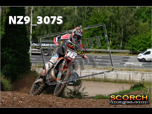 Experts-086