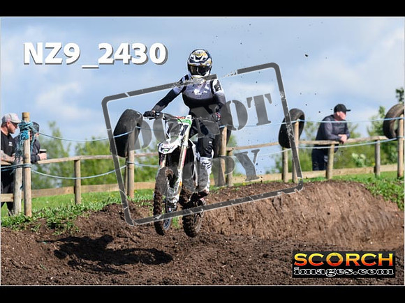 Experts-024