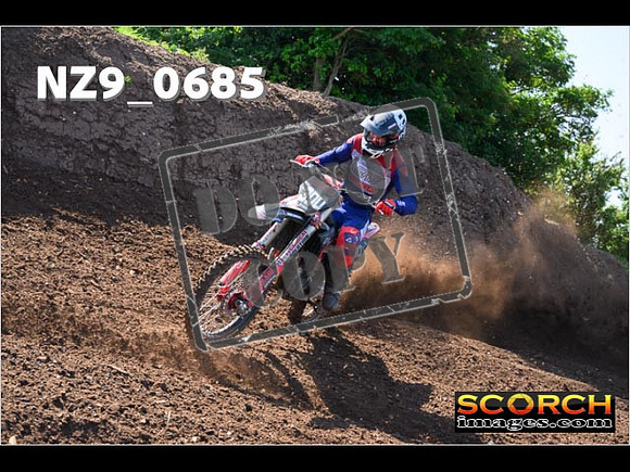 Experts-089