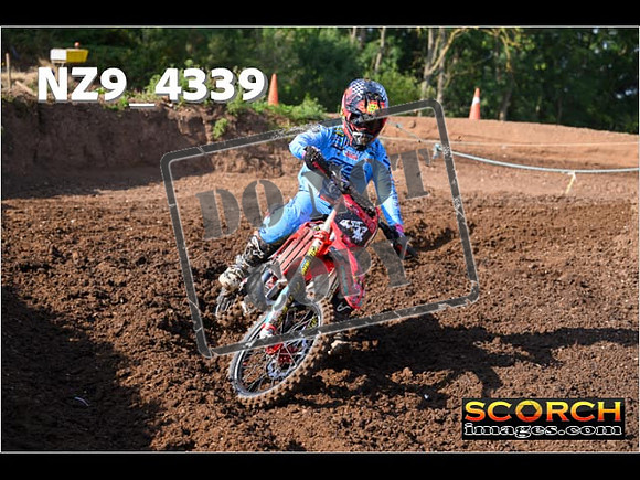 Experts-071