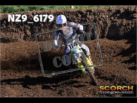 Experts-092