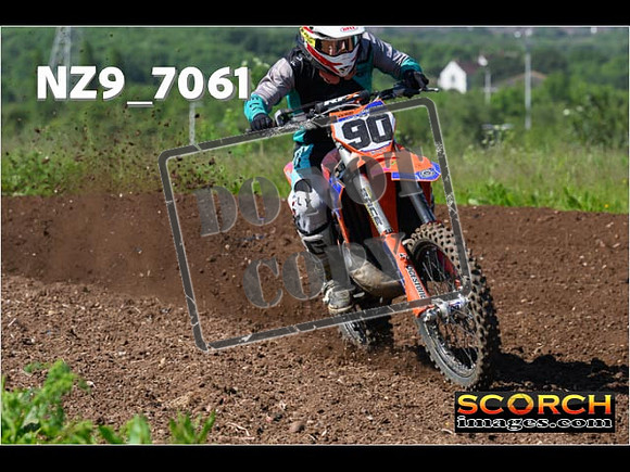 Experts-046