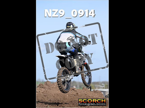 Experts-087