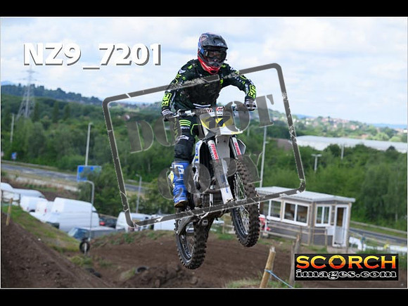 Experts-053