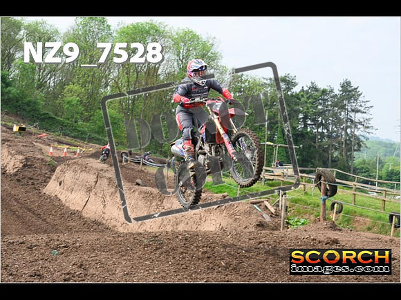 Experts-042